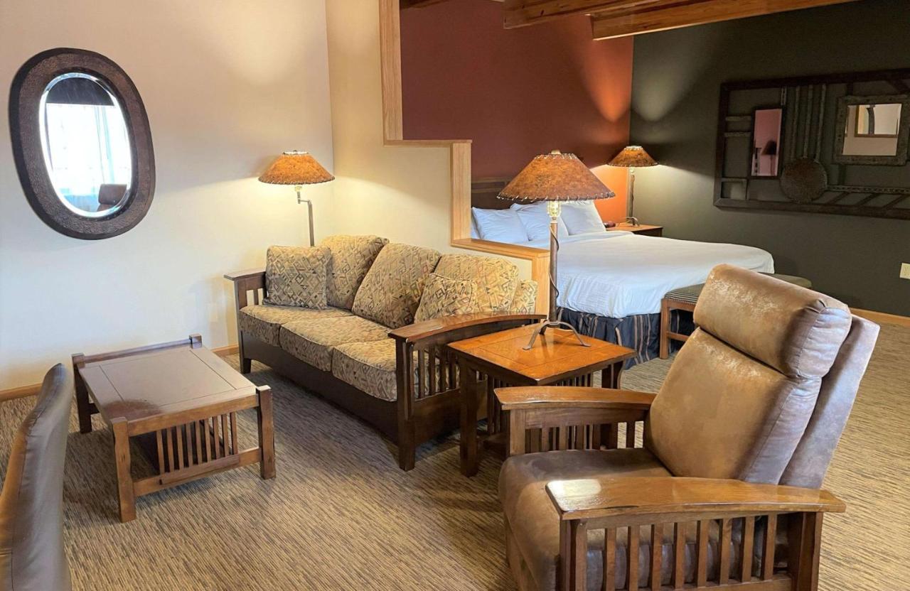 Crossroads Hotel & Event Center Fort Dodge Extérieur photo
