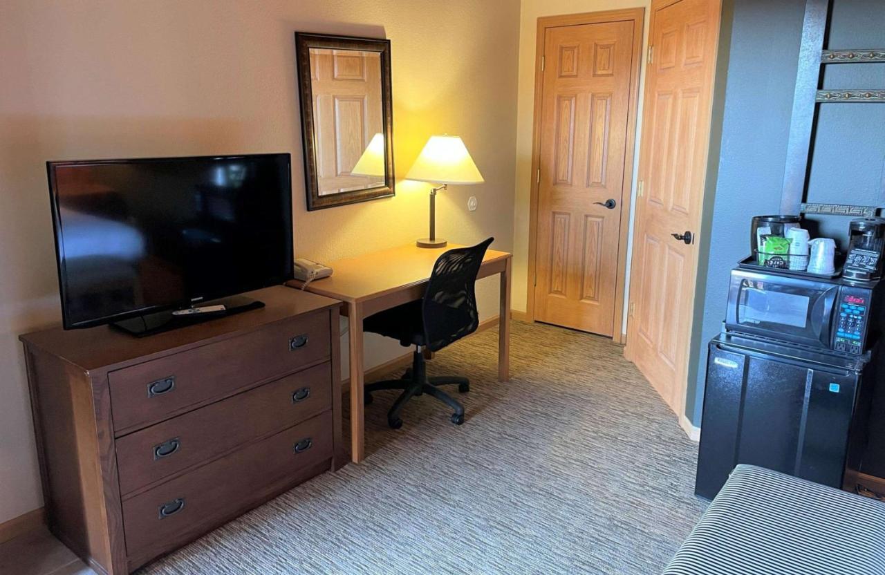 Crossroads Hotel & Event Center Fort Dodge Extérieur photo