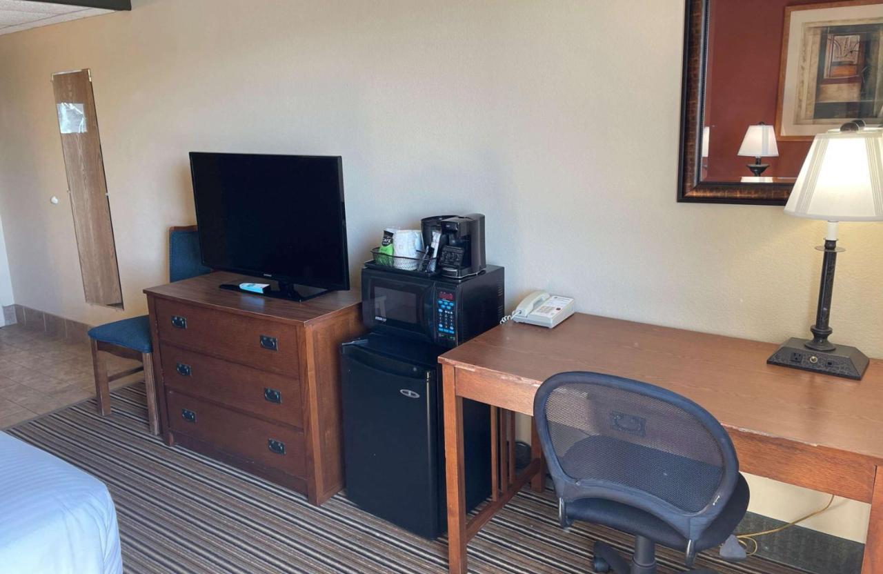 Crossroads Hotel & Event Center Fort Dodge Extérieur photo