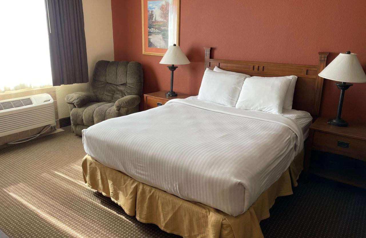 Crossroads Hotel & Event Center Fort Dodge Extérieur photo