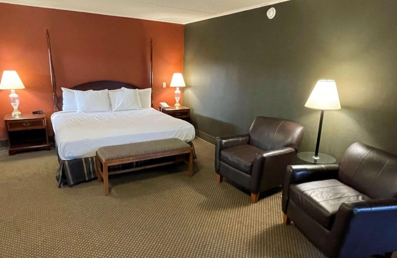 Crossroads Hotel & Event Center Fort Dodge Extérieur photo
