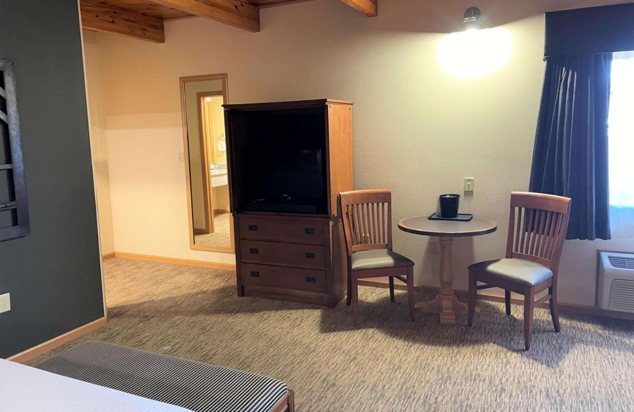 Crossroads Hotel & Event Center Fort Dodge Extérieur photo