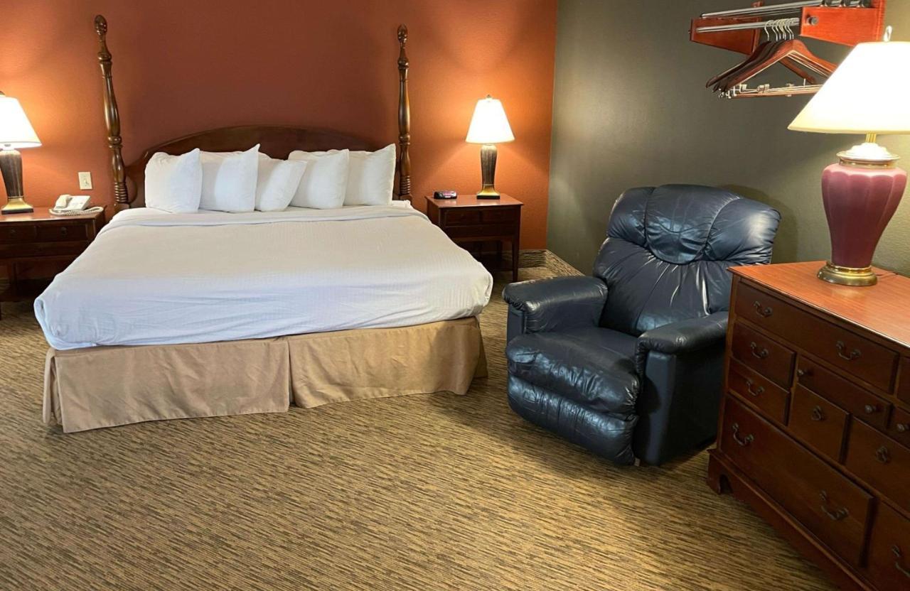 Crossroads Hotel & Event Center Fort Dodge Extérieur photo
