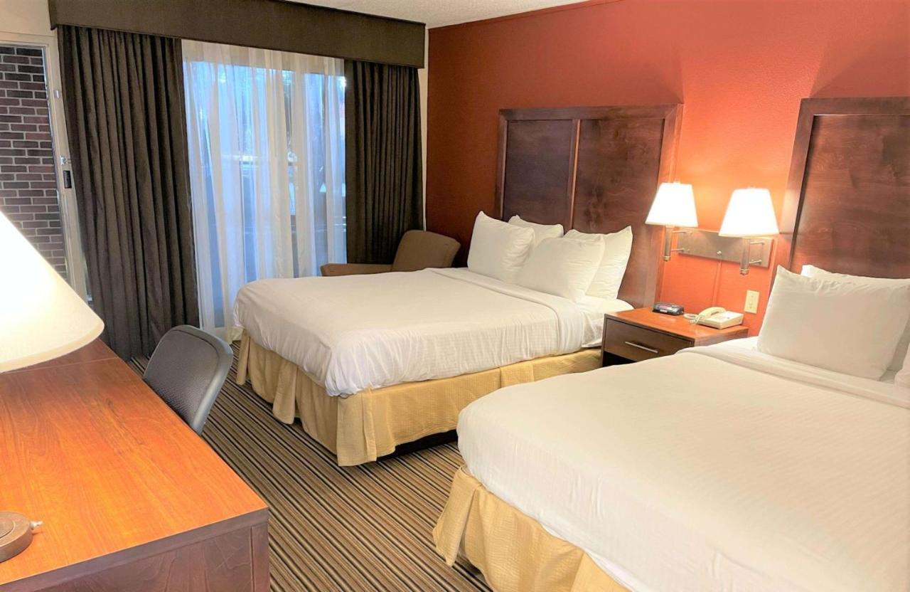 Crossroads Hotel & Event Center Fort Dodge Extérieur photo