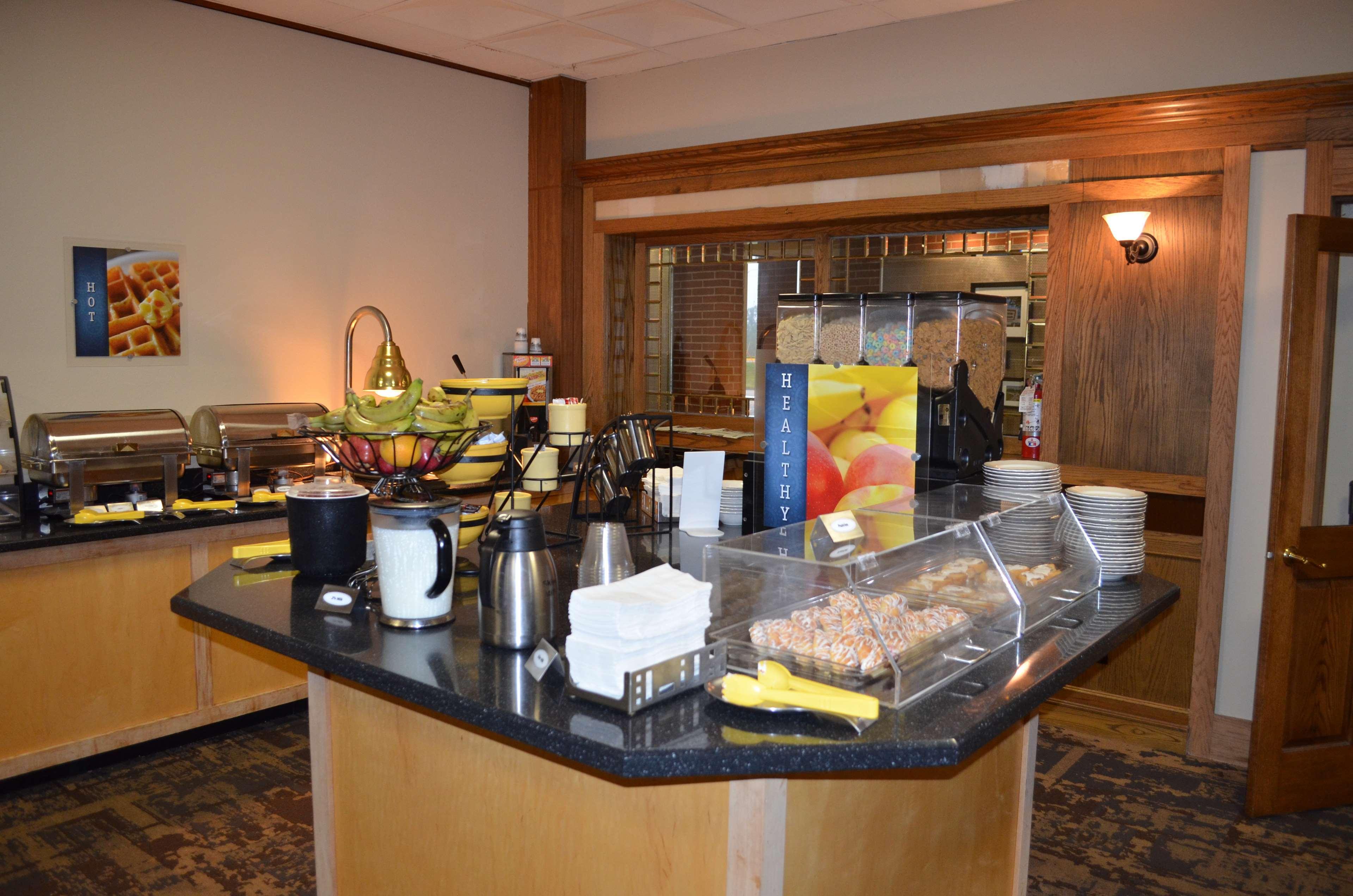 Crossroads Hotel & Event Center Fort Dodge Extérieur photo