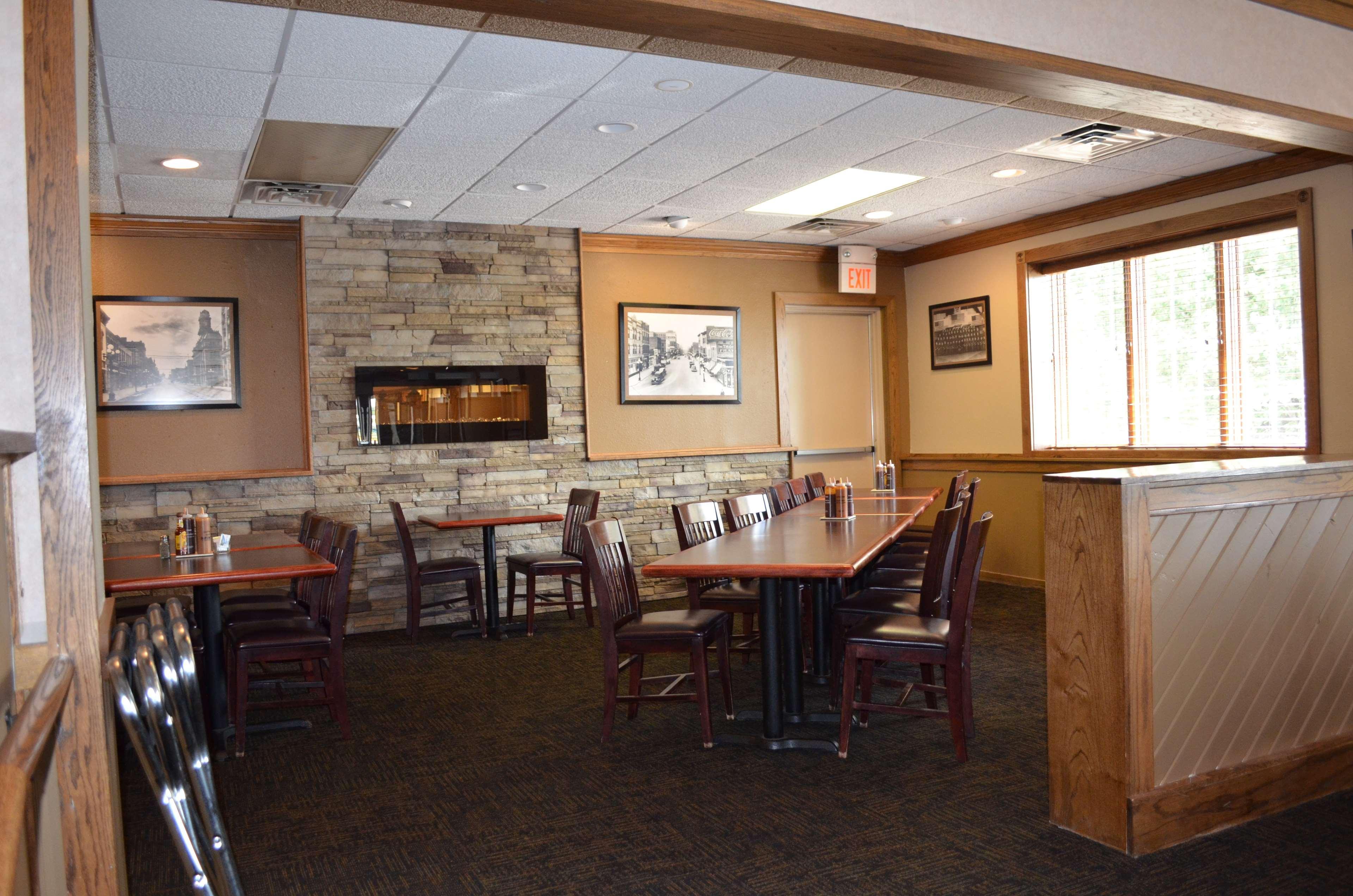 Crossroads Hotel & Event Center Fort Dodge Extérieur photo