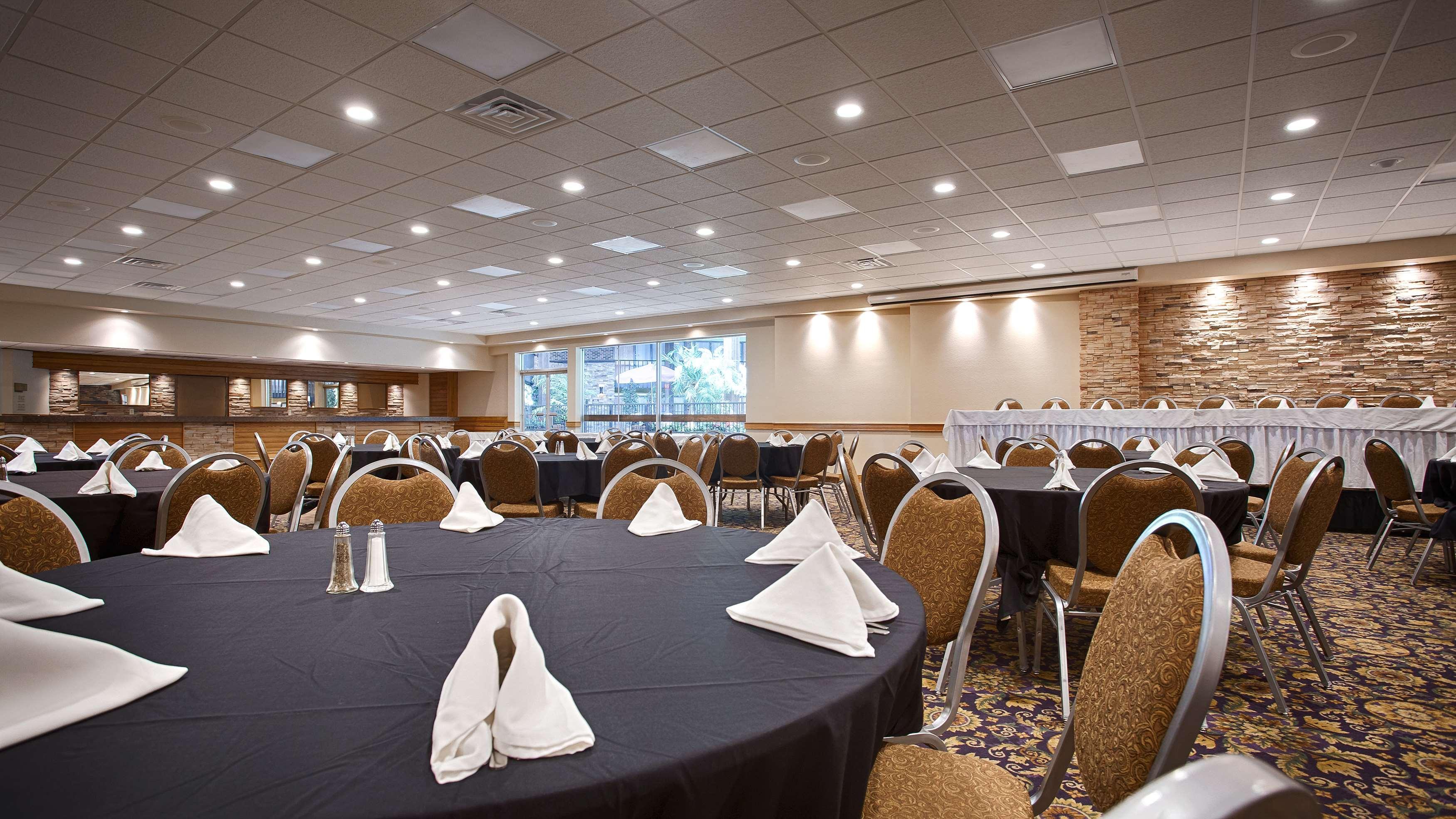 Crossroads Hotel & Event Center Fort Dodge Extérieur photo